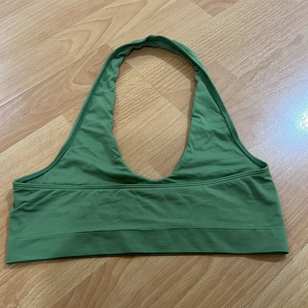 Clean lines halter bra - Picture 5 of 5